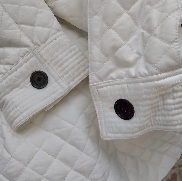 Jones  new york white quiled belted coat size 1X - Picture 7 of 7